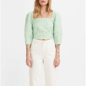 Levi’s cropped puff sleeve floral top